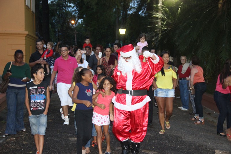 Natal no Jardim Público atrai grande número de visitantes (20)