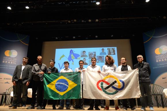Foto da equipe brasileira que disputou a Olimpíada Internacional de Matemática - Foto: Tânia Rêgo/Ag. Brasil/Arquivo