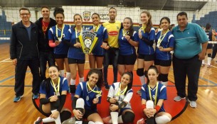 equipe categoria infantil campeã da XX Copa Itatiba de Voleibol edit