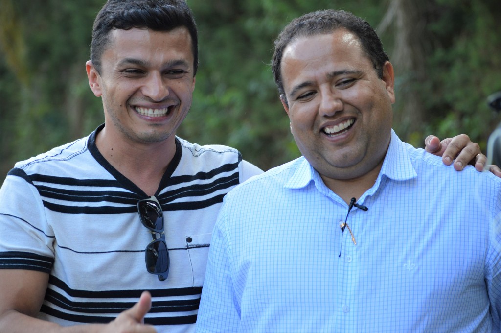 O vice prefeito, Juliano Toledo e o prefeito João Batista visitando a avenida