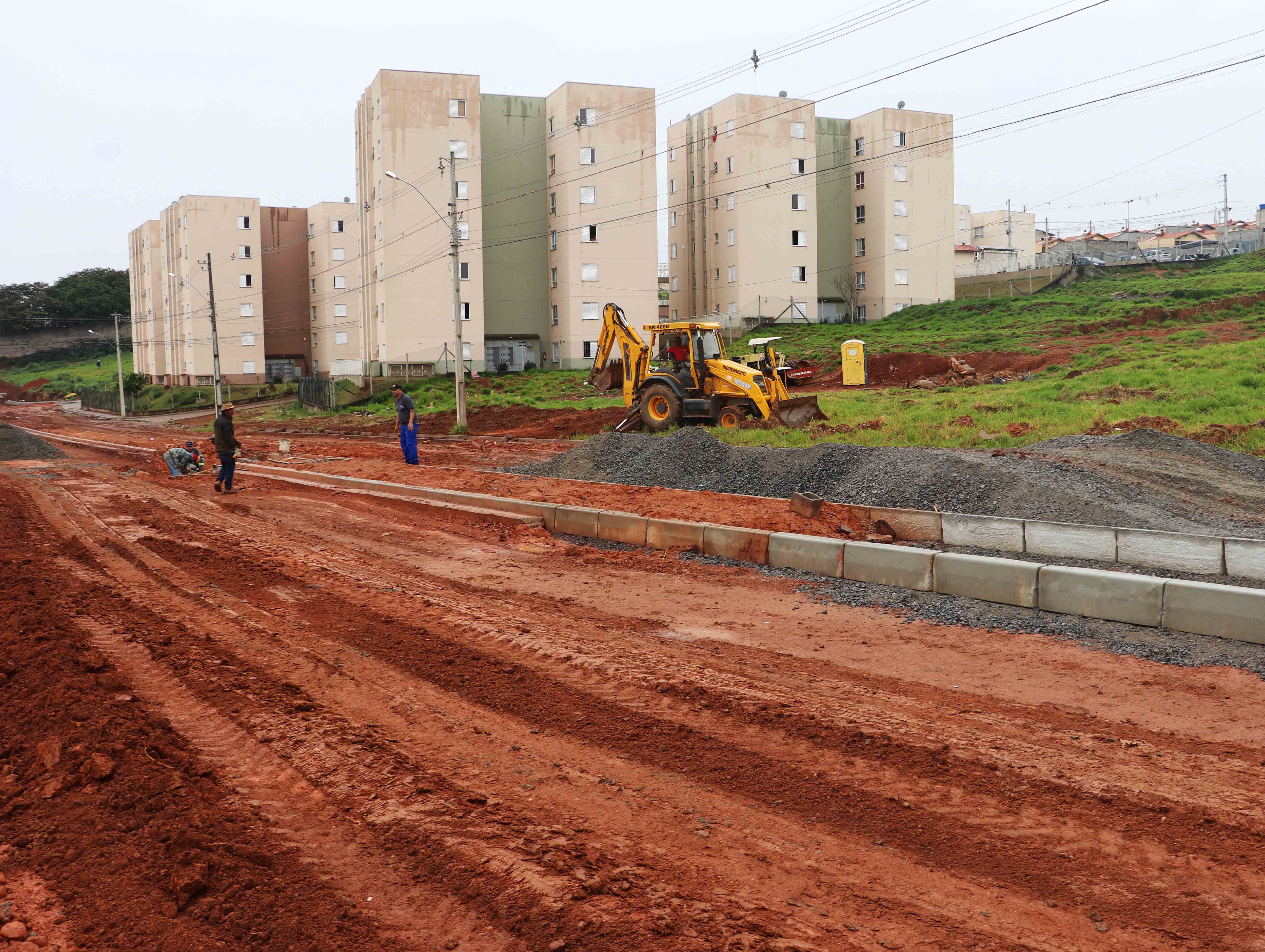 Asfaltamento da Avenida João Rubens Valle é iniciado (1)