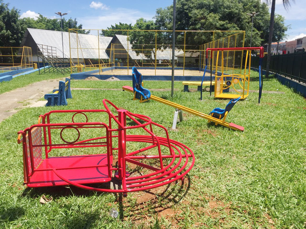 CILES do Lavapés ganha primeiro playground com brinquedos inclusivos (3)