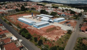 Segue em avanço as obras de construção de escola no bairro Henedina Cortez (1)
