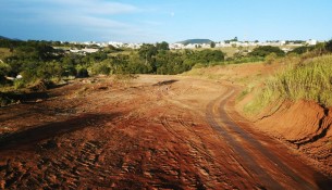 24.05.2021 Prefeitura realiza limpeza de terreno no Bragança F2 (2)