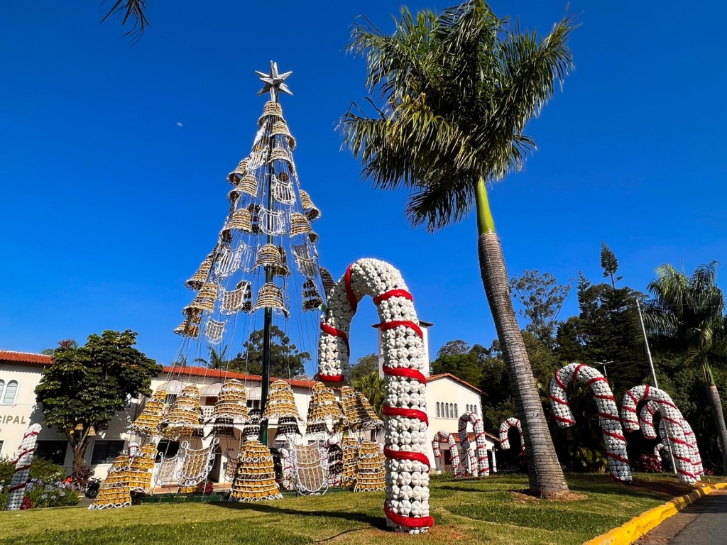 23.10.2023 Natal Iluminado Clima natalino começa a se instalar em Bragança Paulista (6)