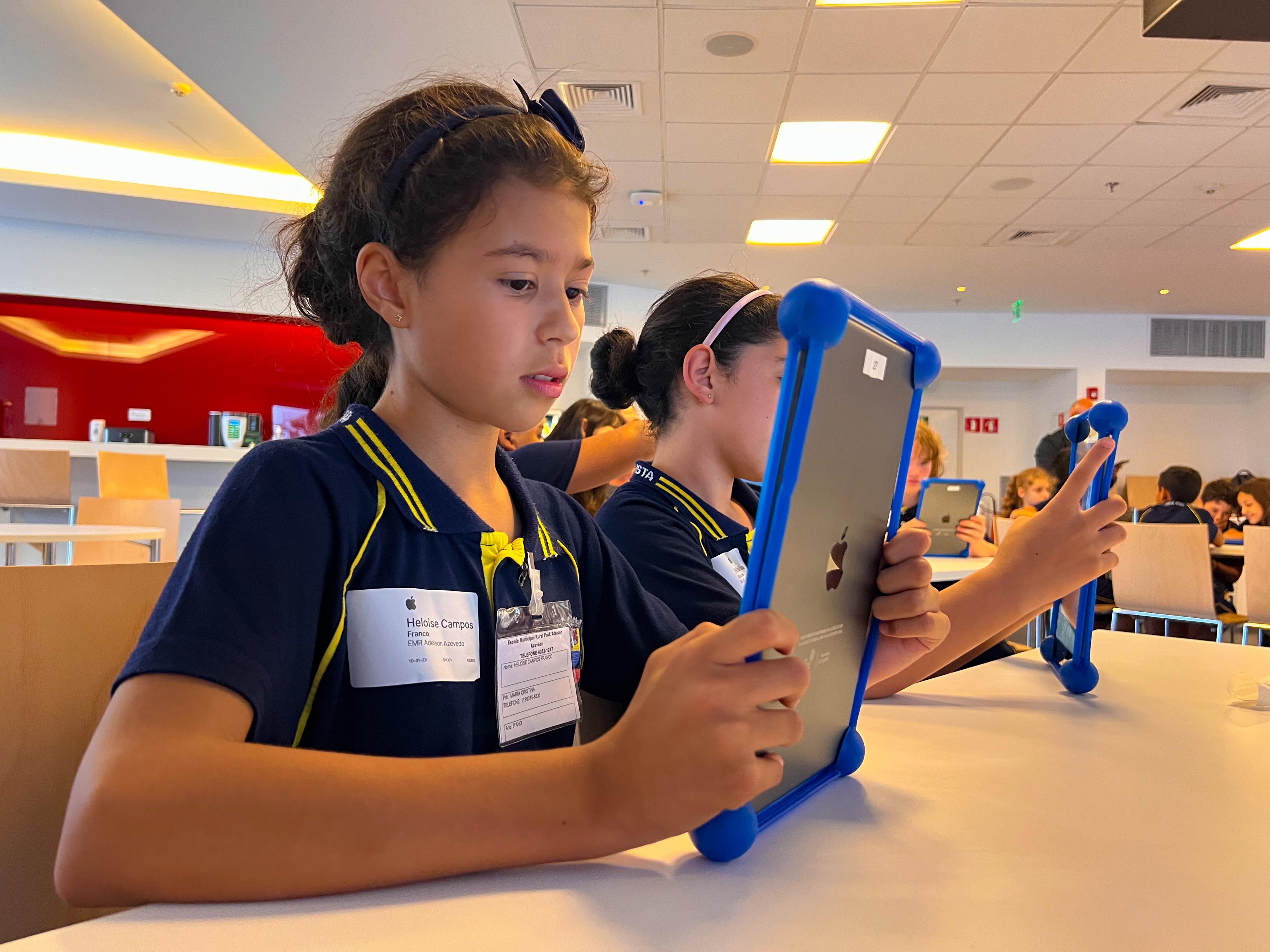 01.11.2023 Escolas Municipais de Bragança Paulista realizam visita pioneira à sede da Apple Brasil (5)