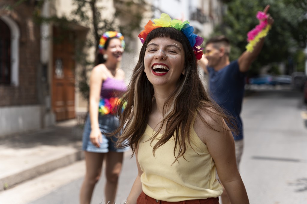 portrait-person-having-fun-carnival