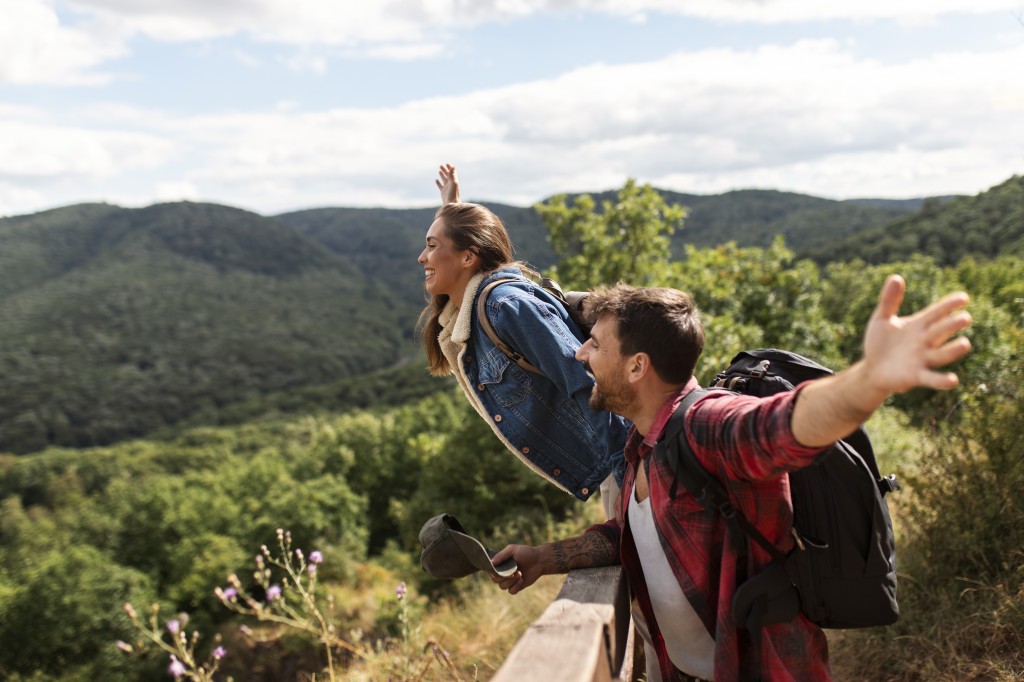 travel-storytelling-couple